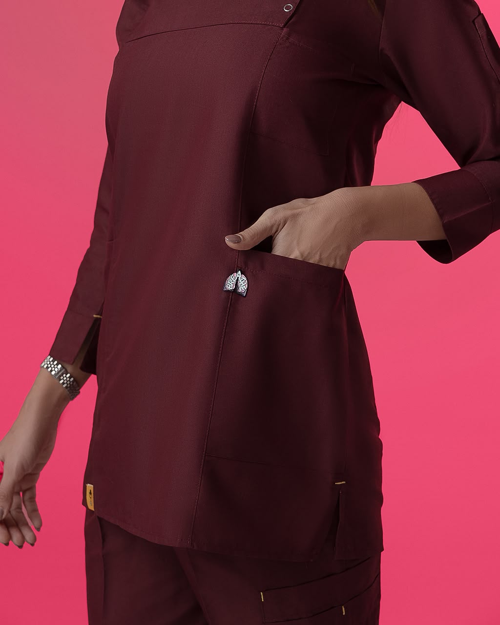 اسکراب زنانه مدل دو دکمه زرشکی